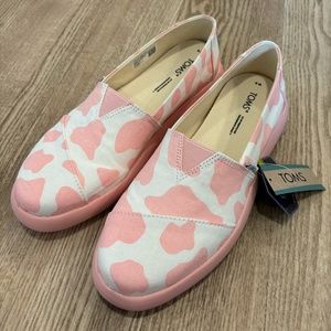 NWT Toms Alpargata Mallow Strawberry Cow Print